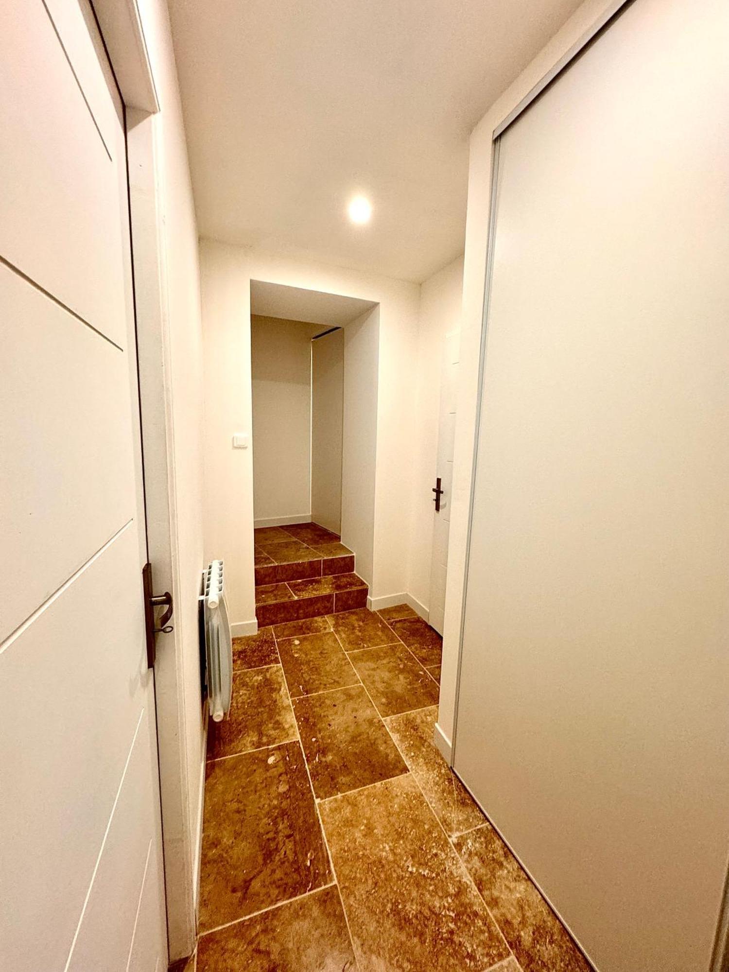 Apartament Place De Parking Au Pied Du Logement - Spacieux Et Atypique Orlean Zewnętrze zdjęcie